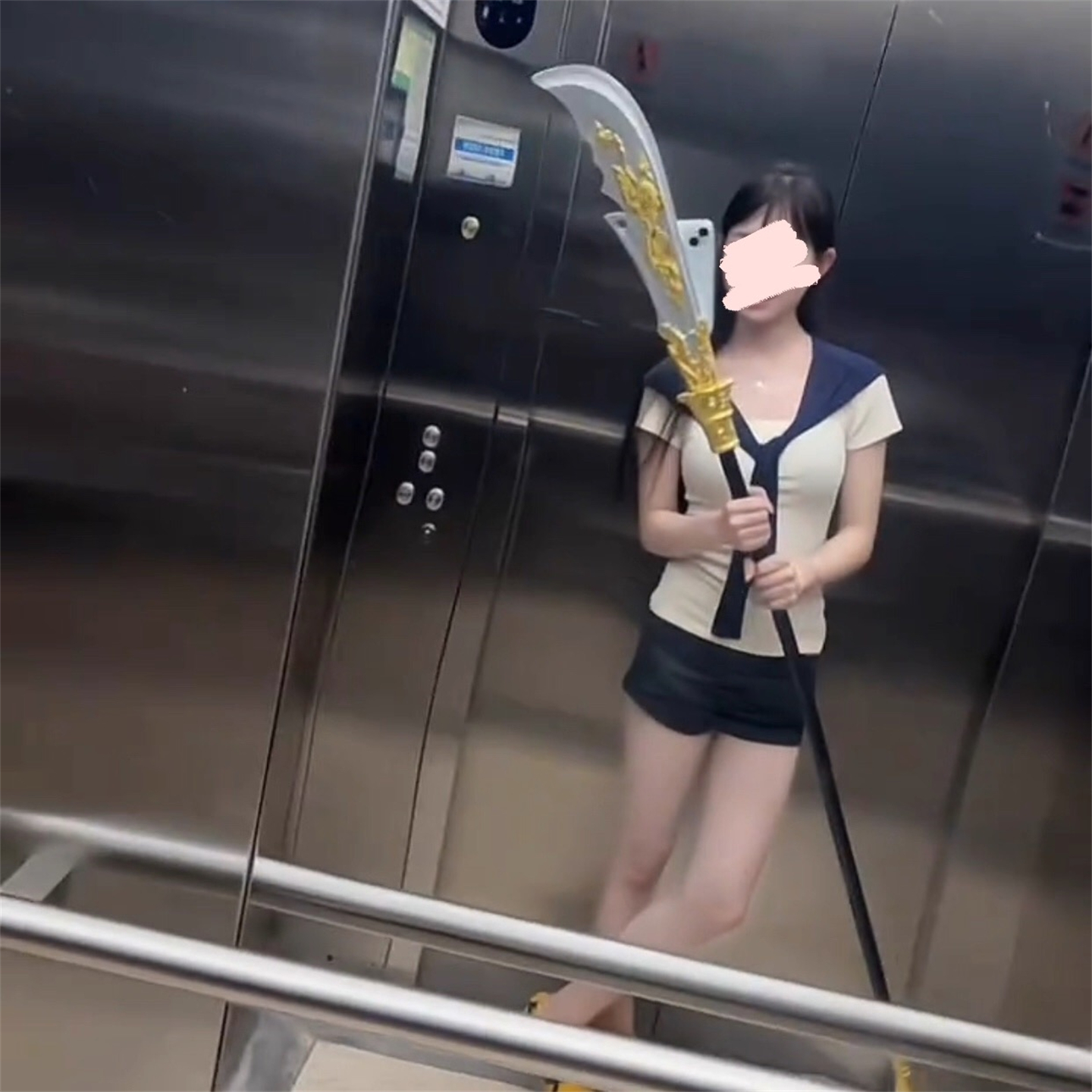 小米一米八巨大青龙偃月刀手机壳