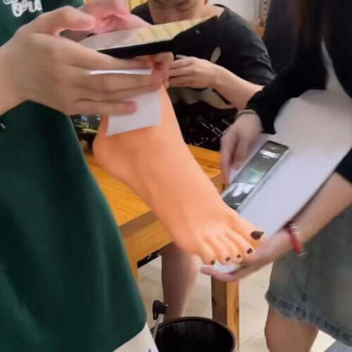 脚模型手机壳玉足假肢搞怪奇葩