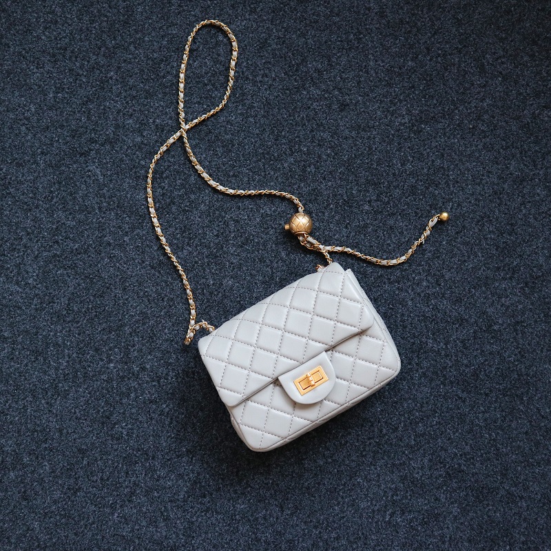 小香金球包包女2025新款斜挎细链条包女金属球方胖子时尚网红小包