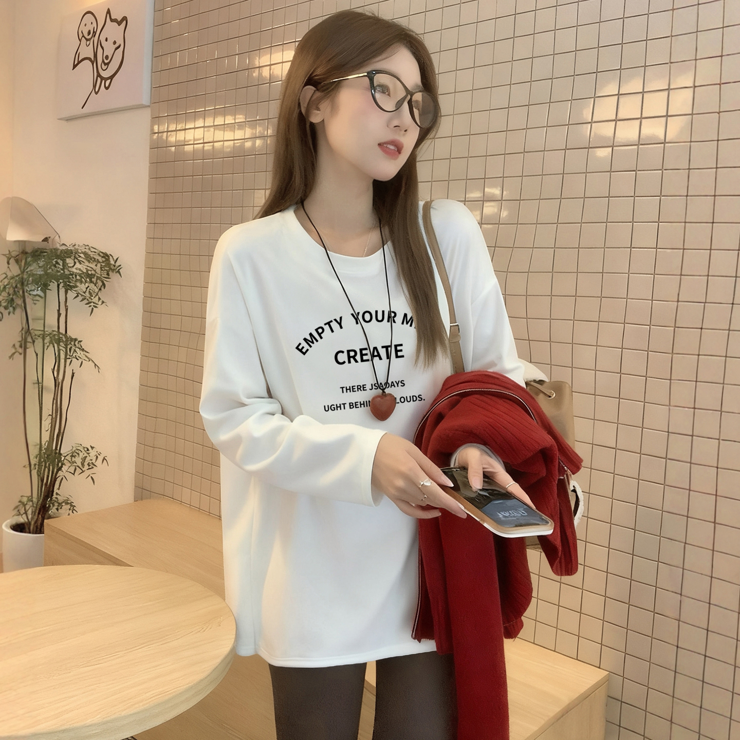 中长款休闲字母长袖t恤女2025秋冬新款遮屁股上衣配鲨鱼裤打底衫