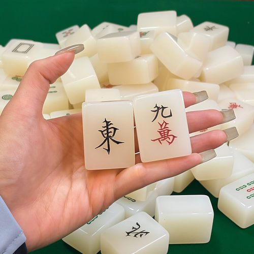 送礼物高档家用女生父母仿玉石色