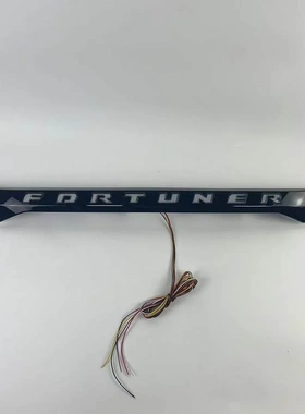 适用于2012-2014款丰田Fortuner贯穿灯 丰田Fortuner刹车灯警示灯