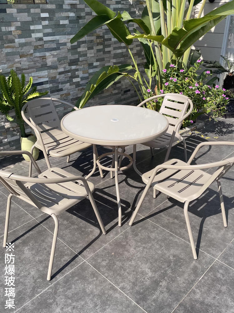 自立户外桌椅庭院户外流行露天露台阳台咖啡桌铁休闲碳钢塑料椅