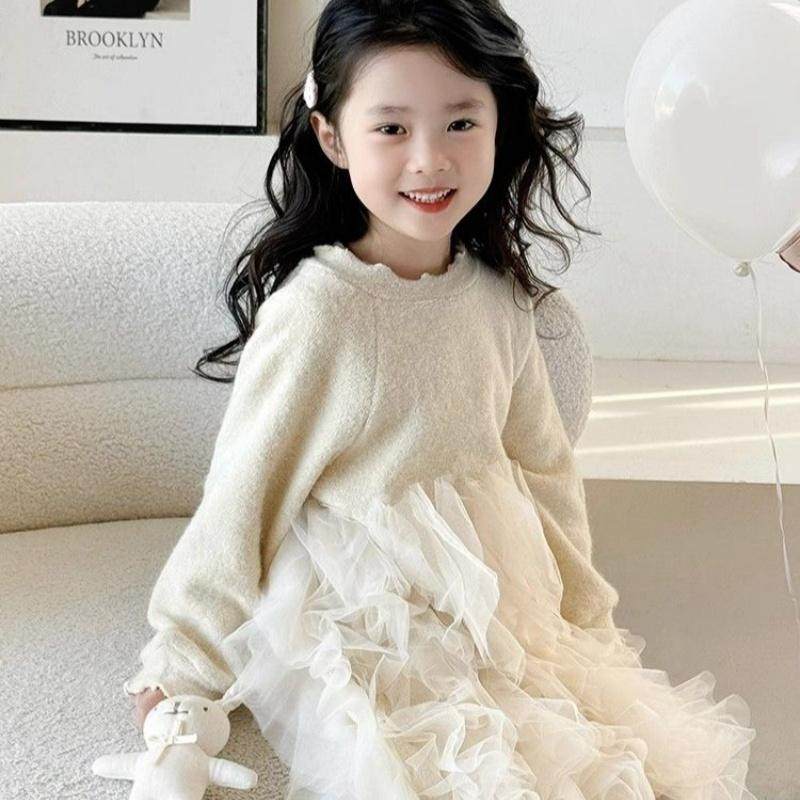 女童米黄色针织连衣裙2026春季新款女孩网纱层拼接蓬蓬毛衣公主裙