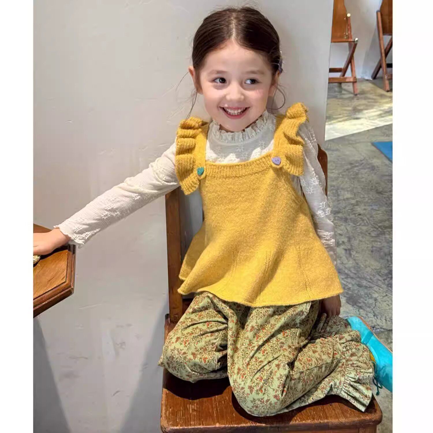 韩版女童2026春季新款橘黄色小飞袖针织马甲背心小女孩绿色碎花裤