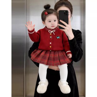 女童新年战袍套装26冬季红色刺绣小狗毛衣小女孩格子百褶裙两件套
