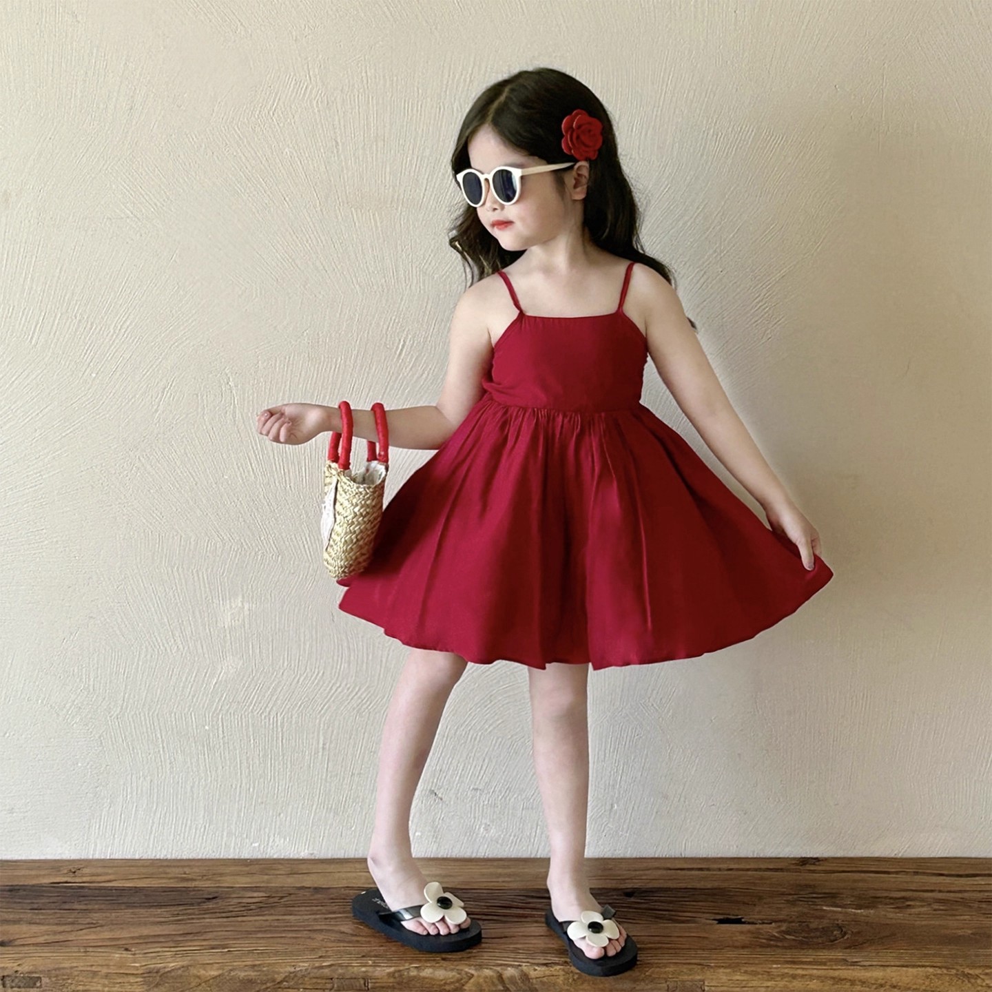 韩版女童2025夏季新款红色度假风吊带裙高级感小众露背蓬蓬裙子