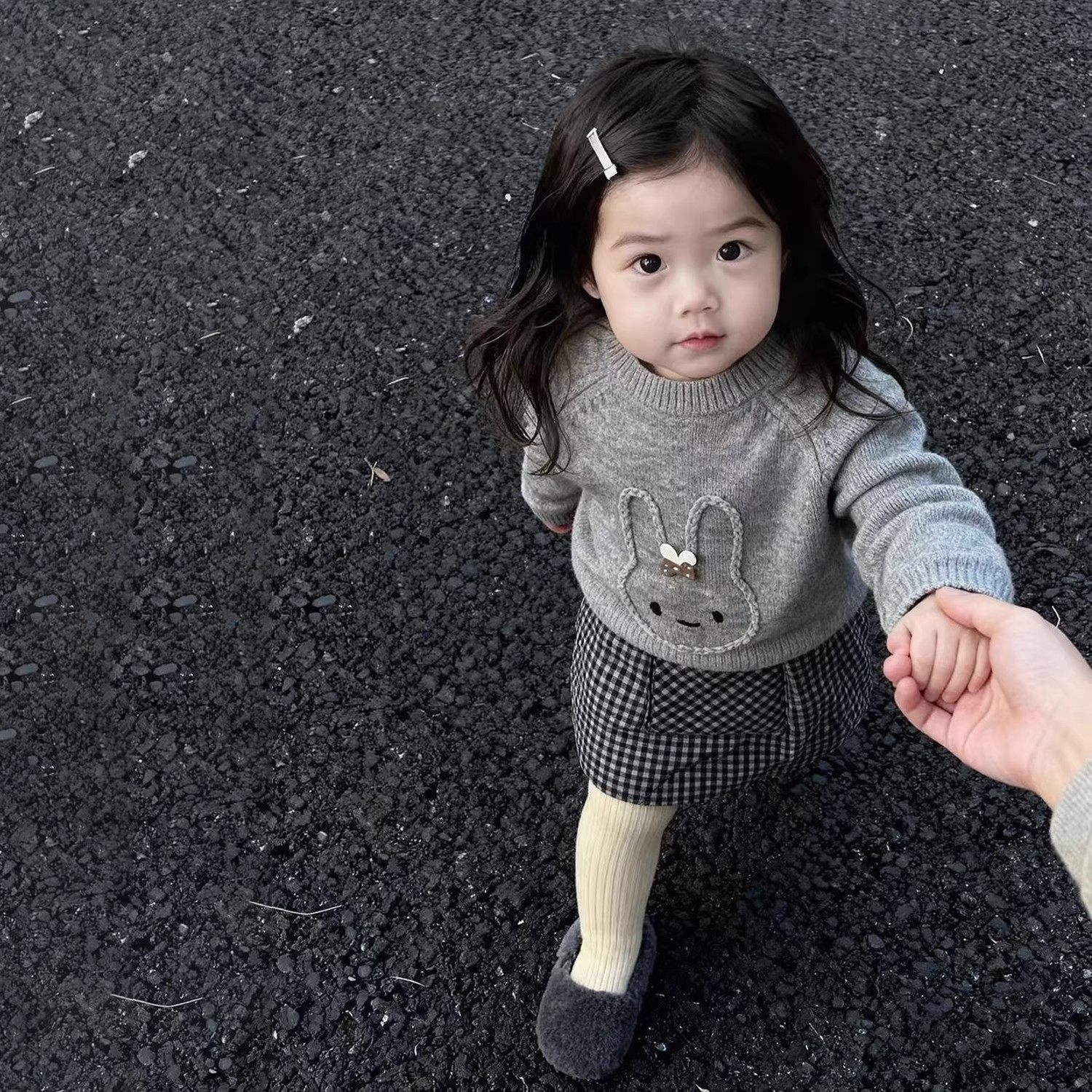 韩版女童2025秋冬新款灰色可爱兔子针织毛衣小女孩格子夹棉半身裙