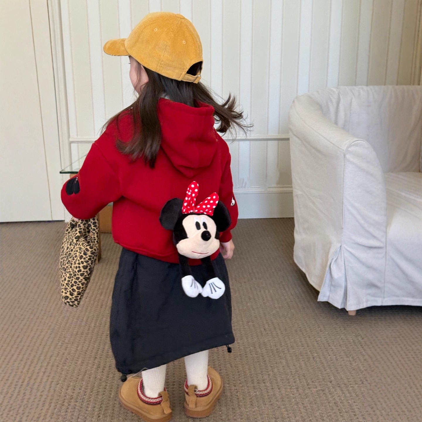 韩版女童2025秋冬新款米奇立体玩偶连帽加绒卫衣小女孩黑色半身裙