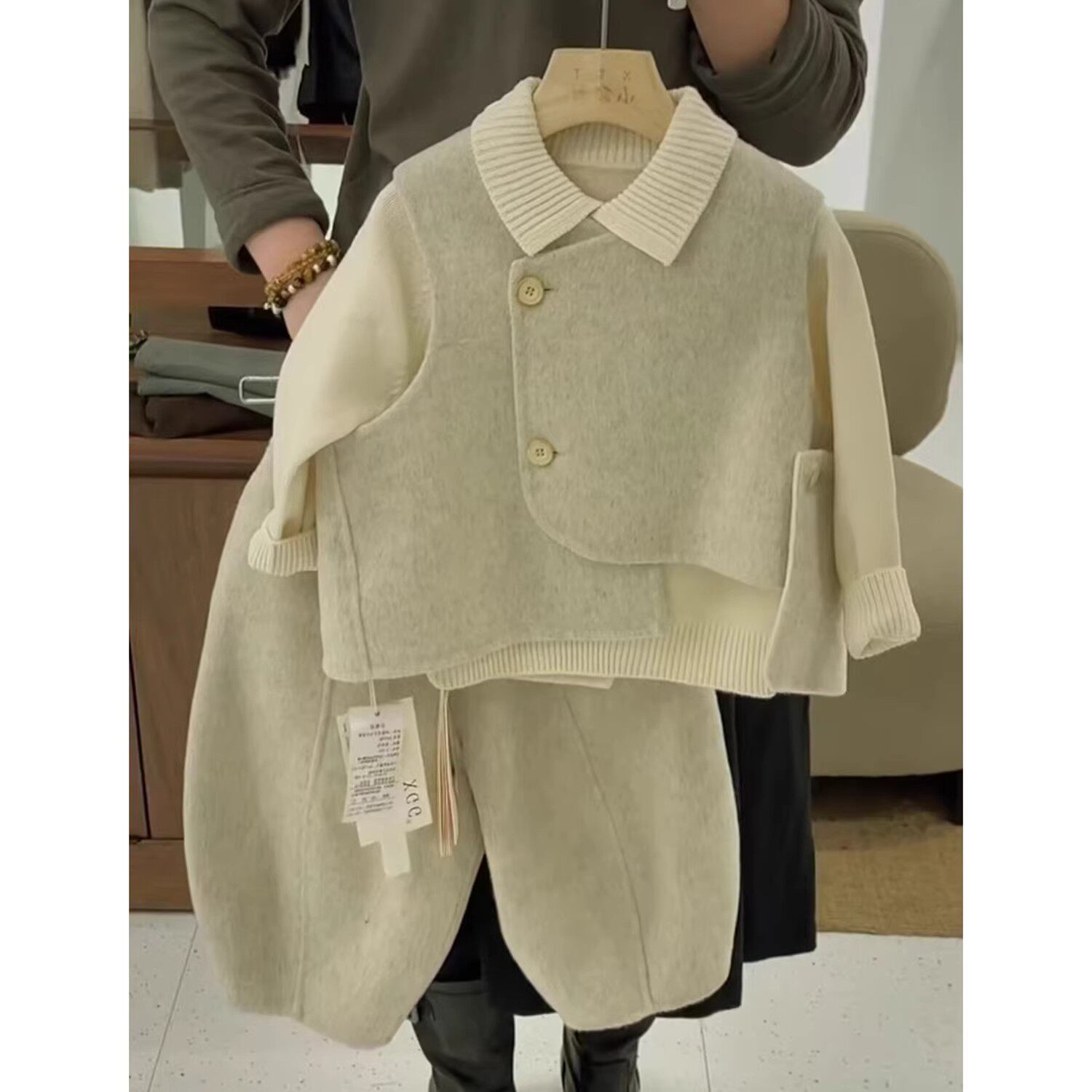 韩版男童2025冬季新款浅米色毛呢套装儿童加厚马甲休闲萝卜裤毛衣
