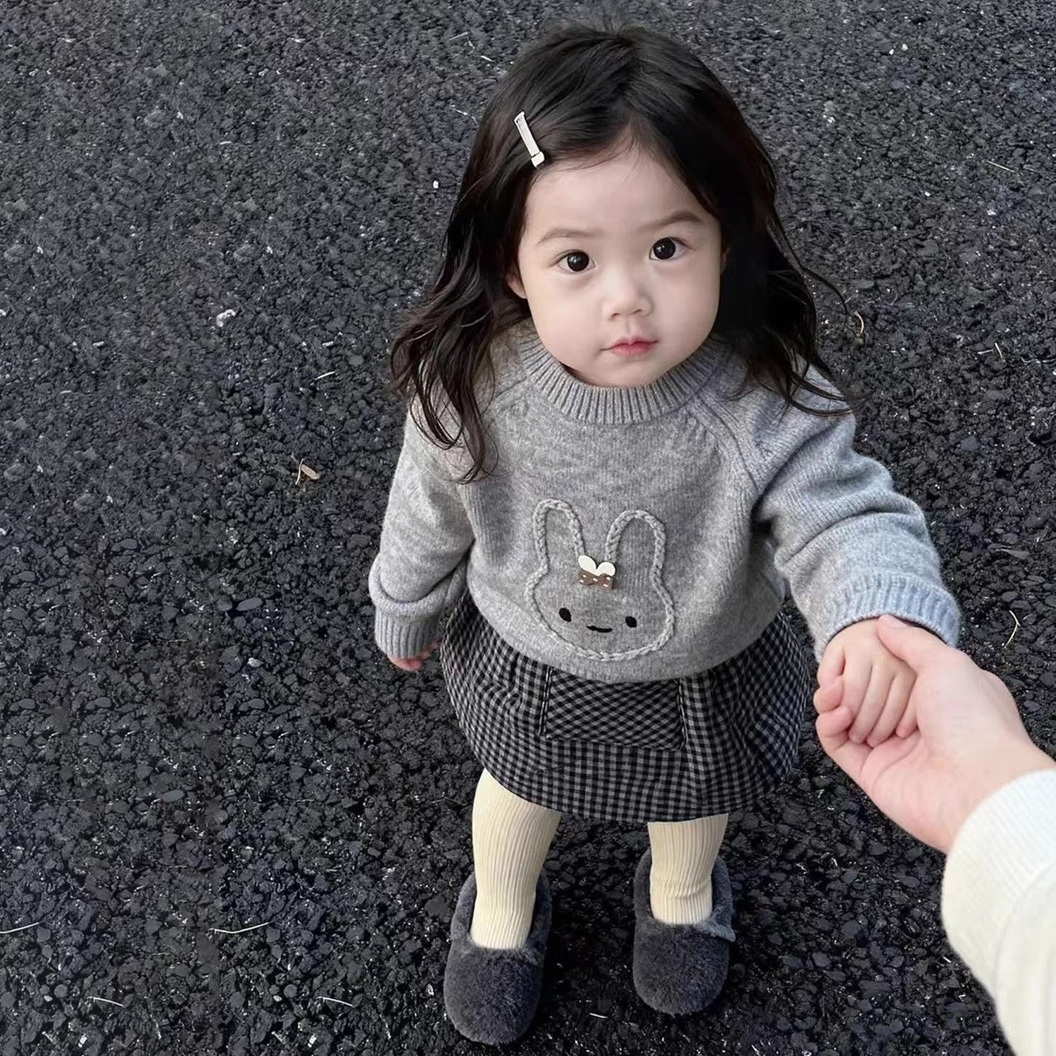 韩版女童2025秋冬新款灰色可爱兔子针织毛衣小女孩格子夹棉半身裙
