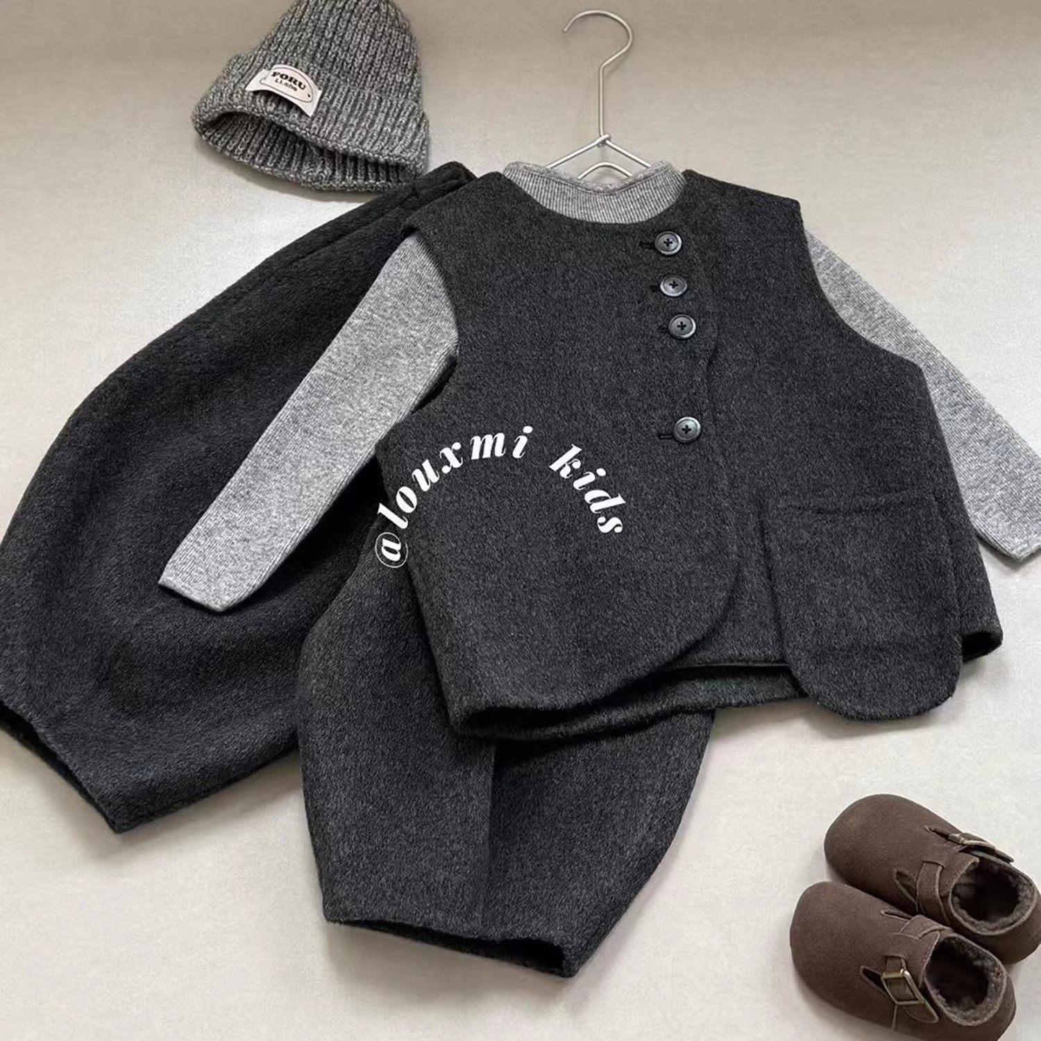 韩版男童2025冬季新款深灰色毛呢套装儿童高级感加厚马甲休闲裤子,童装/婴儿装/亲子装,套装,淘宝优惠券,粉丝福利购,淘宝优惠卷