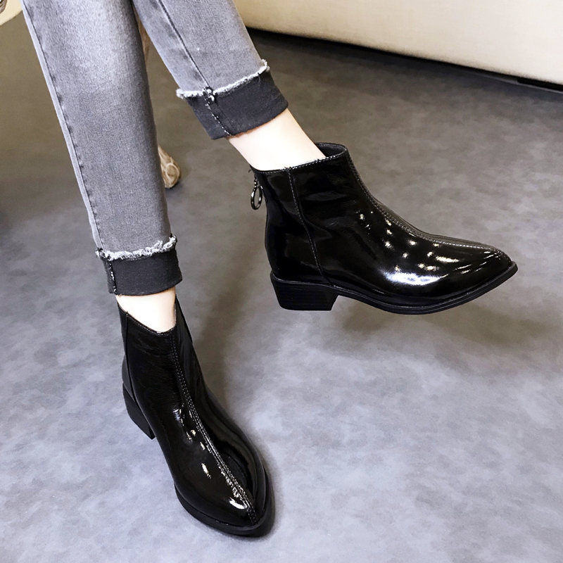 2025年新款亮皮马丁靴女鞋秋冬季女靴尖头漆皮短靴女粗跟秋款靴子
