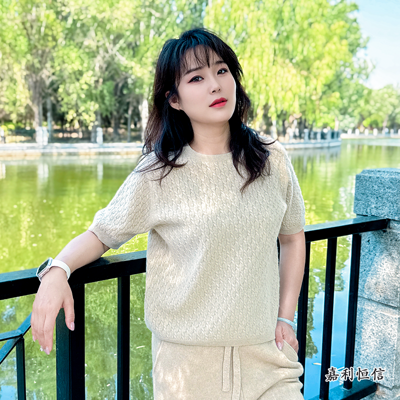 【匠心工艺】全身绞麻花女式纯山羊绒圆领半袖套衫