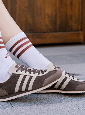 Adidas休闲鞋男女鞋2025新款运动鞋VS JOG 2.0复古跑步鞋JS1123