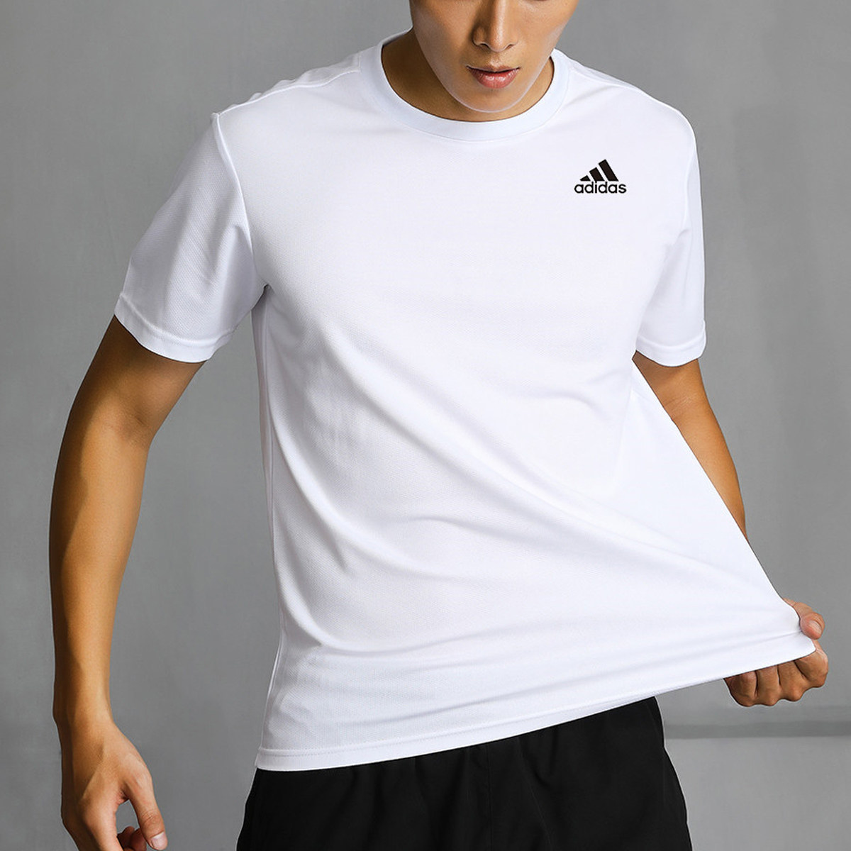 阿迪达斯白色短袖男夏季新款健身衣训练运动服跑步冰丝男T恤