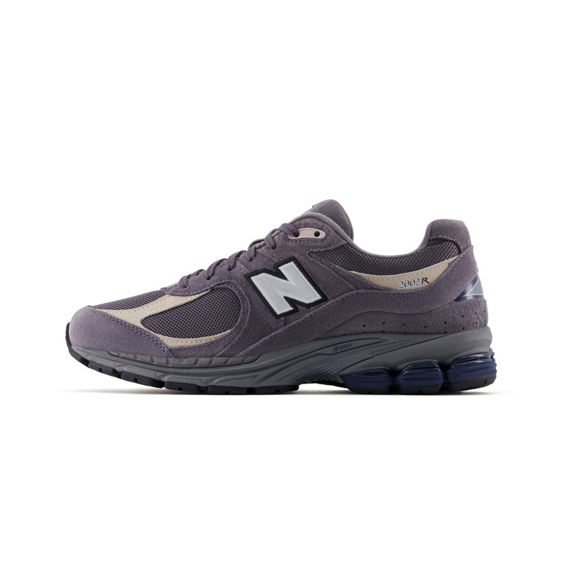 NEWBALANCE黑色复古跑步鞋