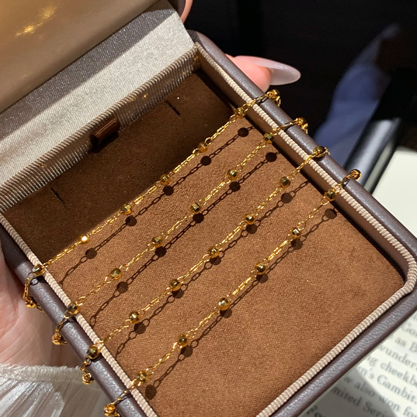 闪闪金色蹦迪珠项链女款锁骨链项圈素链项链高级感轻奢小众首饰品