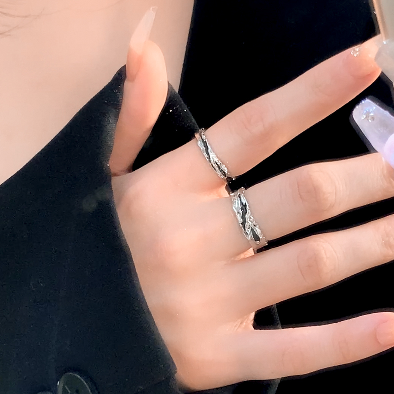 暗黑色戒指女冷淡风情侣对戒开口