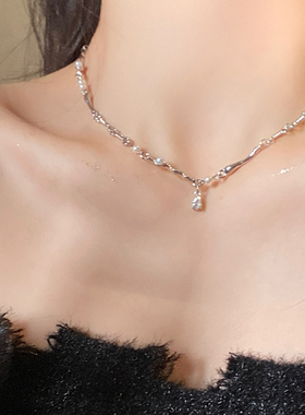 水滴珍珠项链女款2025新款吊坠项链轻奢小众锁骨链毛衣链首配饰品