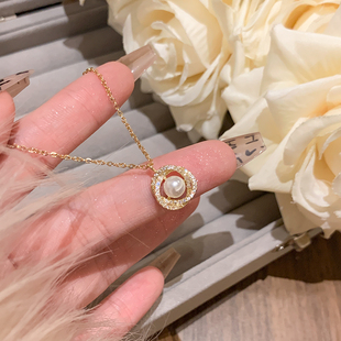 单颗珍珠项链女款2025新款锁骨链女高级感珍珠颈链吊坠女钛钢项链