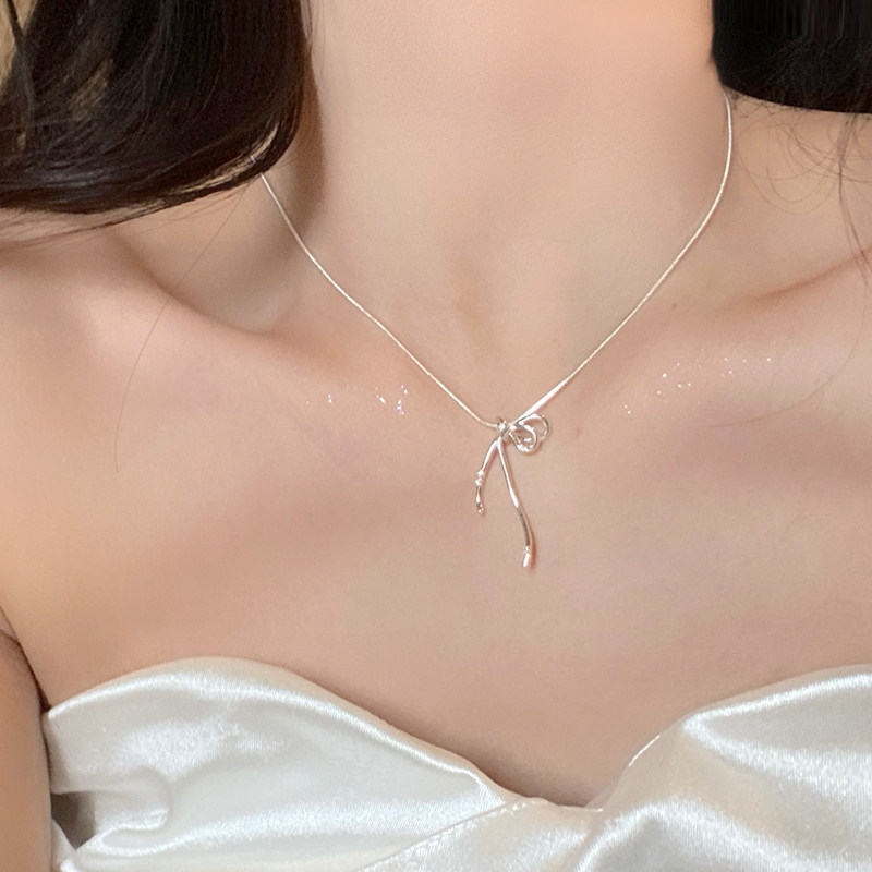 银色丝带蝴蝶结项链轻奢小众锁骨链流苏吊坠项链配饰女款颈链饰品