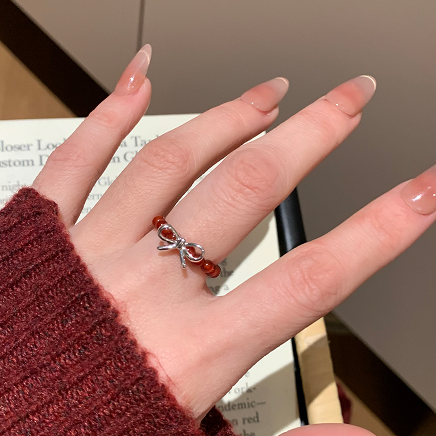 天然红玛瑙戒指女小众设计蝴蝶结戒指弹力尾戒女小指新中式食指环