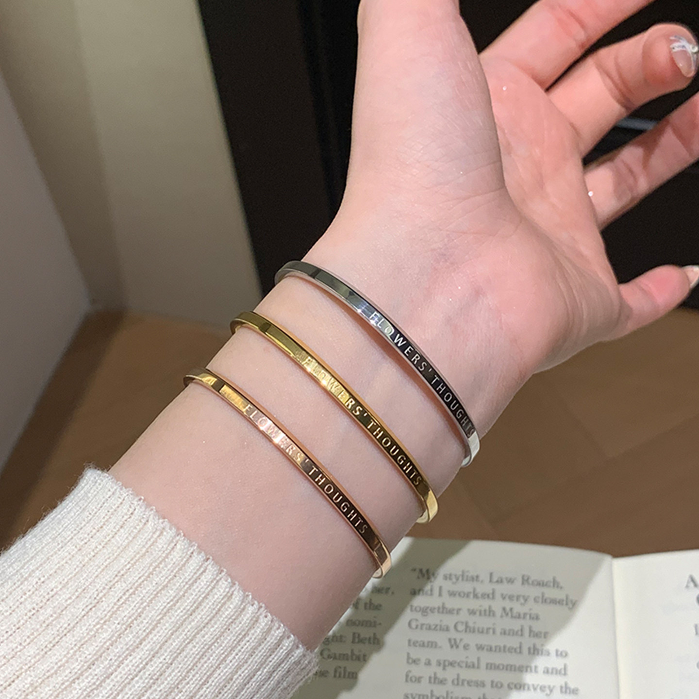 韩版字母钛钢手镯女款高级感开口镯子情侣手镯轻奢手环手链手饰品