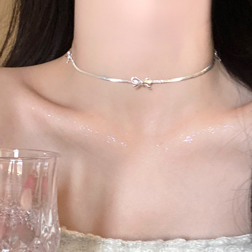 银色三连蝴蝶结蛇骨颈链女清冷感