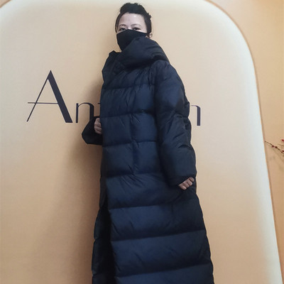 黑色过膝加长款羽绒服女超长加厚