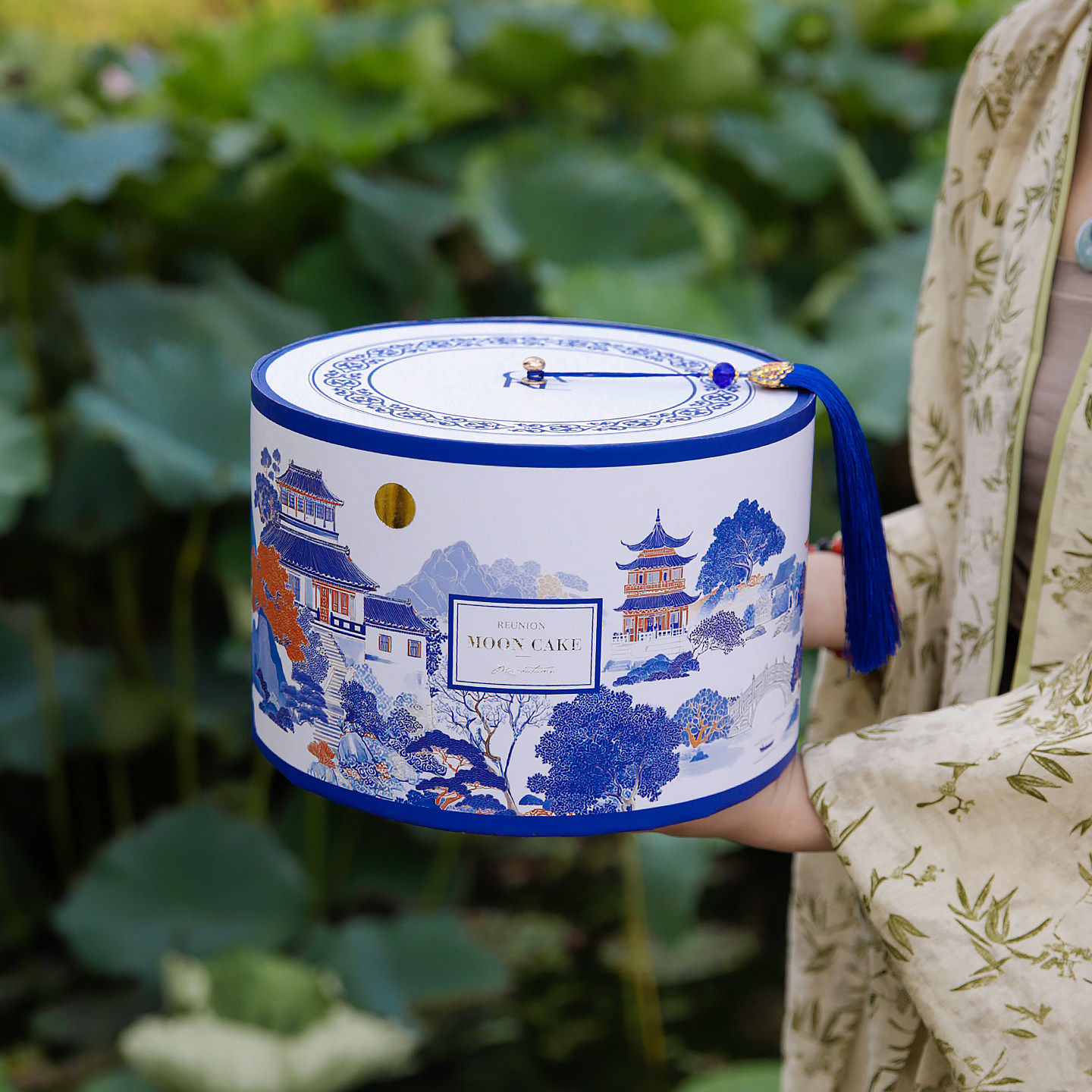 创新瓷韵山水画中秋节高档月饼包装盒冰皮流心月饼礼品盒定制logo