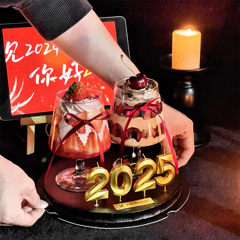 网红新年蛋糕装饰高脚杯车厘子草