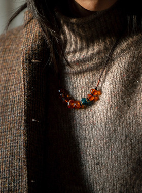 封面是花百年老琥珀毛衣项链