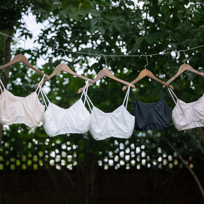 封面是花长绒棉加胸垫吊带