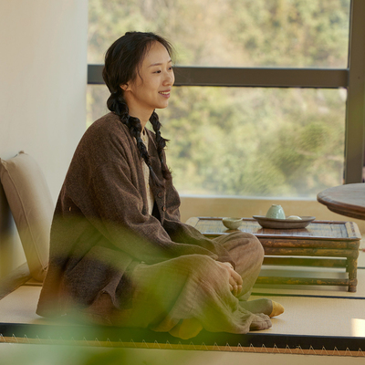 封面是花羊毛亚麻轻薄圆领外套