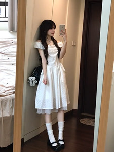 法式甜美温柔风一字肩连衣裙女夏白色A字裙独特漂亮显瘦收腰气质