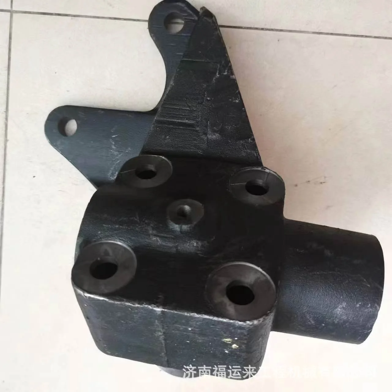 适用豪沃 T5 T7 汕德卡 陕汽  WG4008410036 支架总成转向节支架