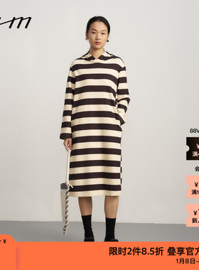 【新品】素然WHM 春夏女士显气质纹理针织布带帽黑色条纹连衣裙