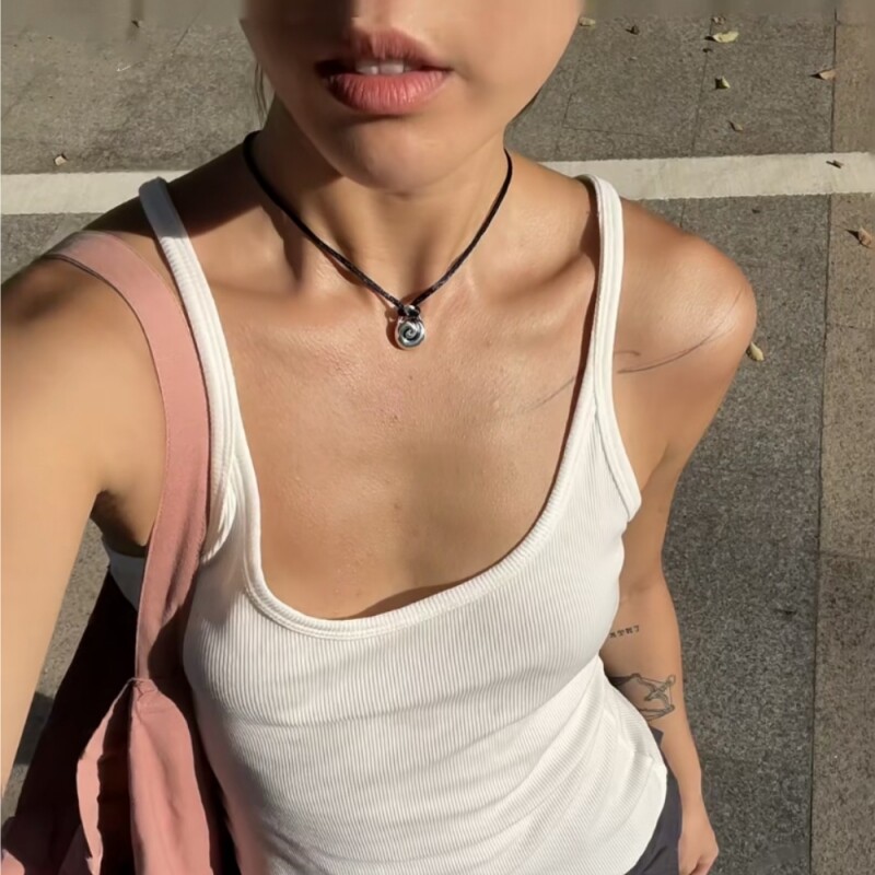 欧美小众Sophi*Buh*i鹦鹉螺黑绳项链女复古百搭可调节锁骨链情侣