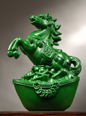 绿色实木雕刻马摆件十二生肖装饰