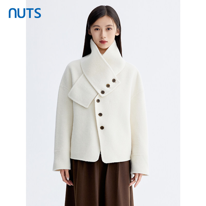 NUTS冬季时尚休闲简约设计感纯色手工呢料短外套女5481506A1