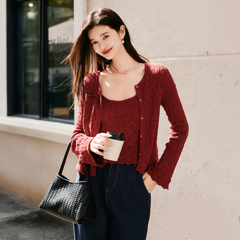 香影鹅黄色针织小开衫套装女2025秋季新款吊带两件套镂空毛衣外套