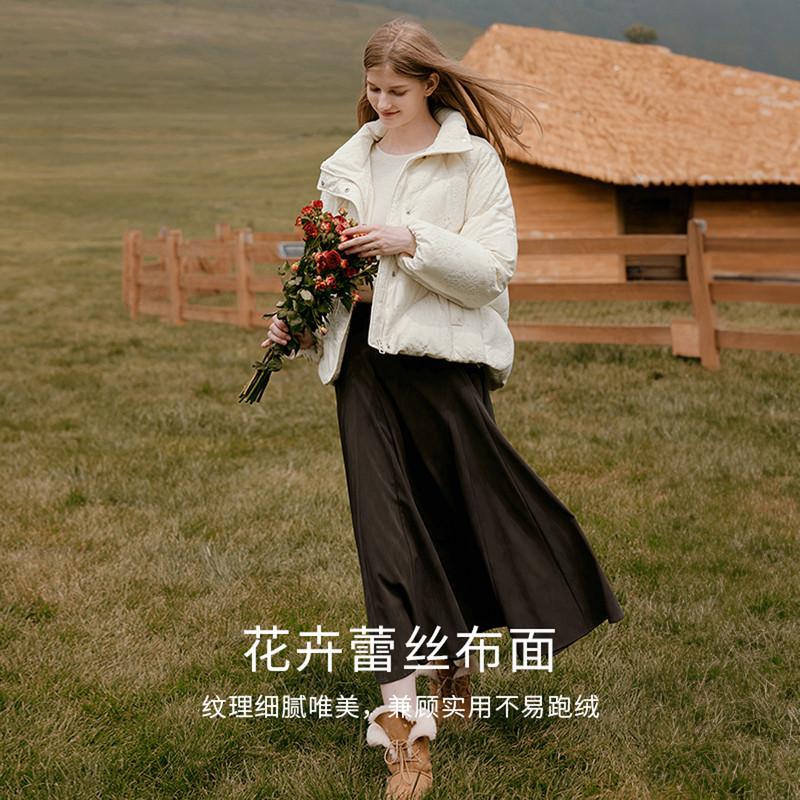 香影白色龟背羽绒服女2025冬季新款90白鸭绒肌理感立领保暖外套