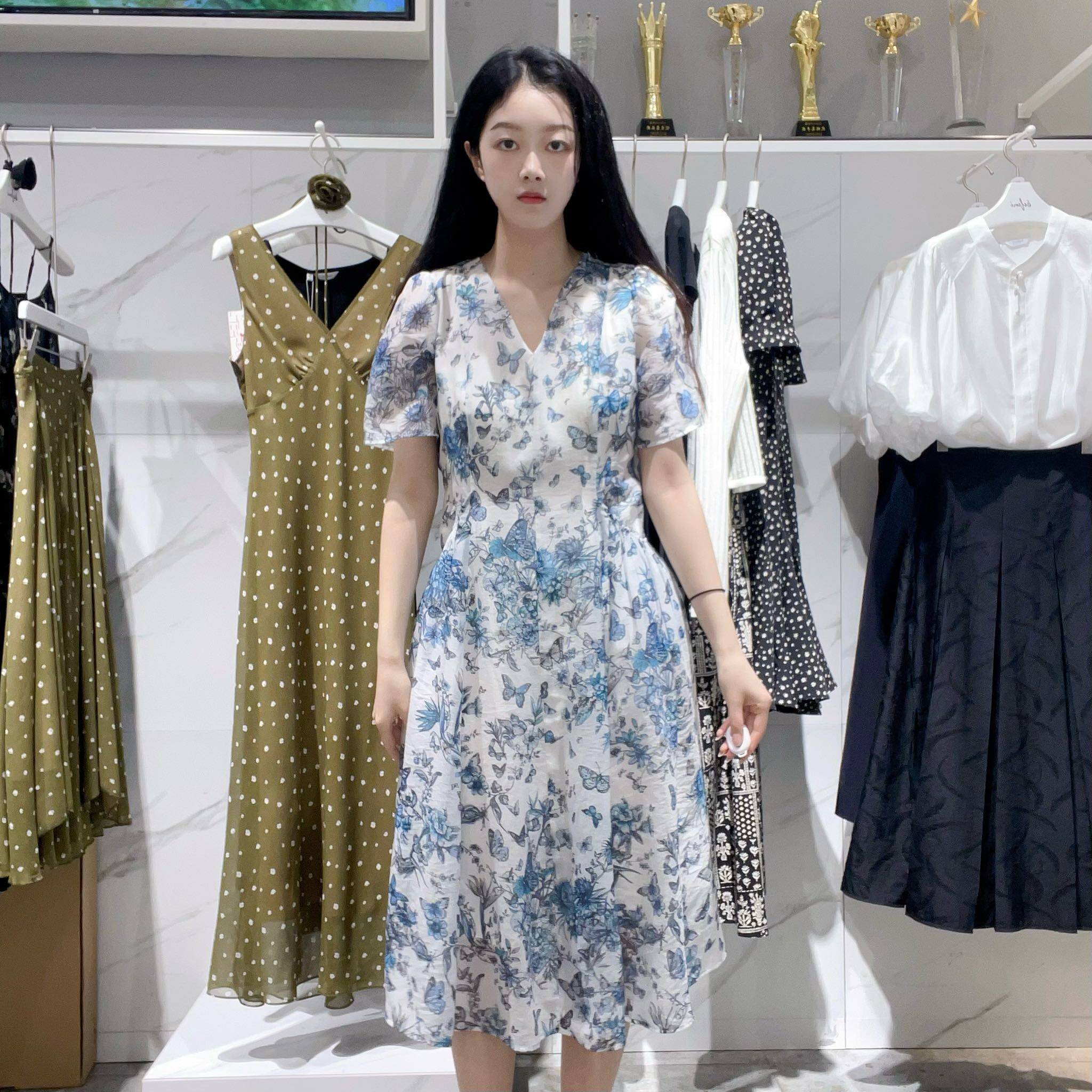 伊芙丽女士温柔时尚连衣裙连身衣1G5290761