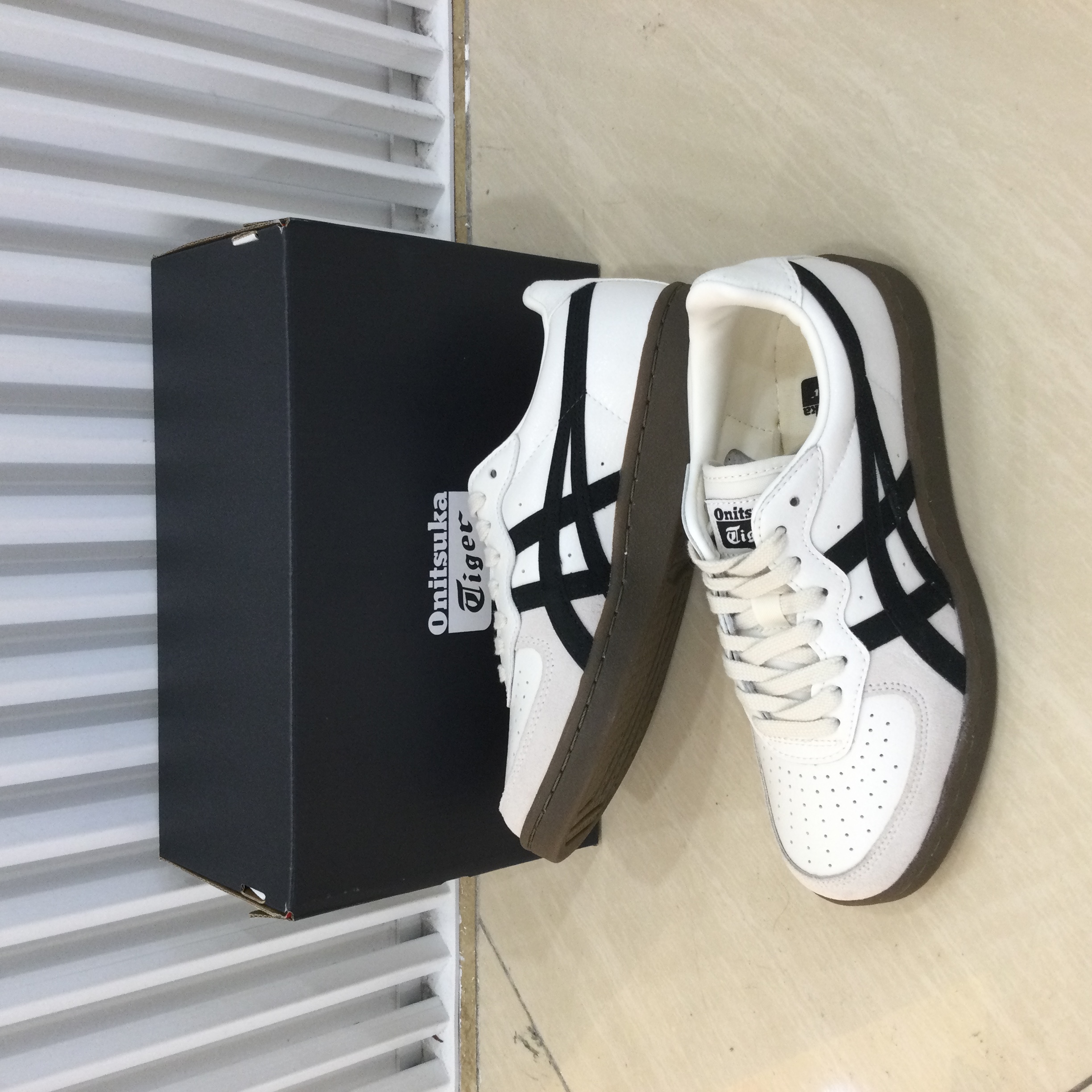 Onitsuka Tiger鬼冢虎GSM男女休闲板鞋1183A353-127