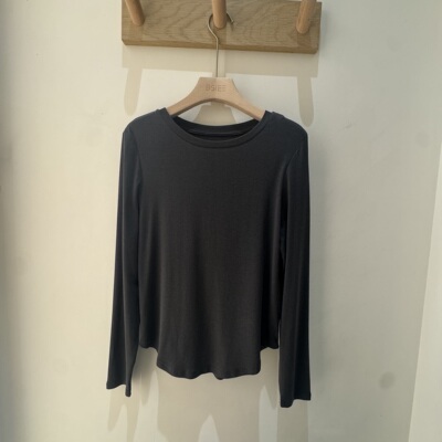 BSIEE/本涩女士时尚简约圆领打底衫