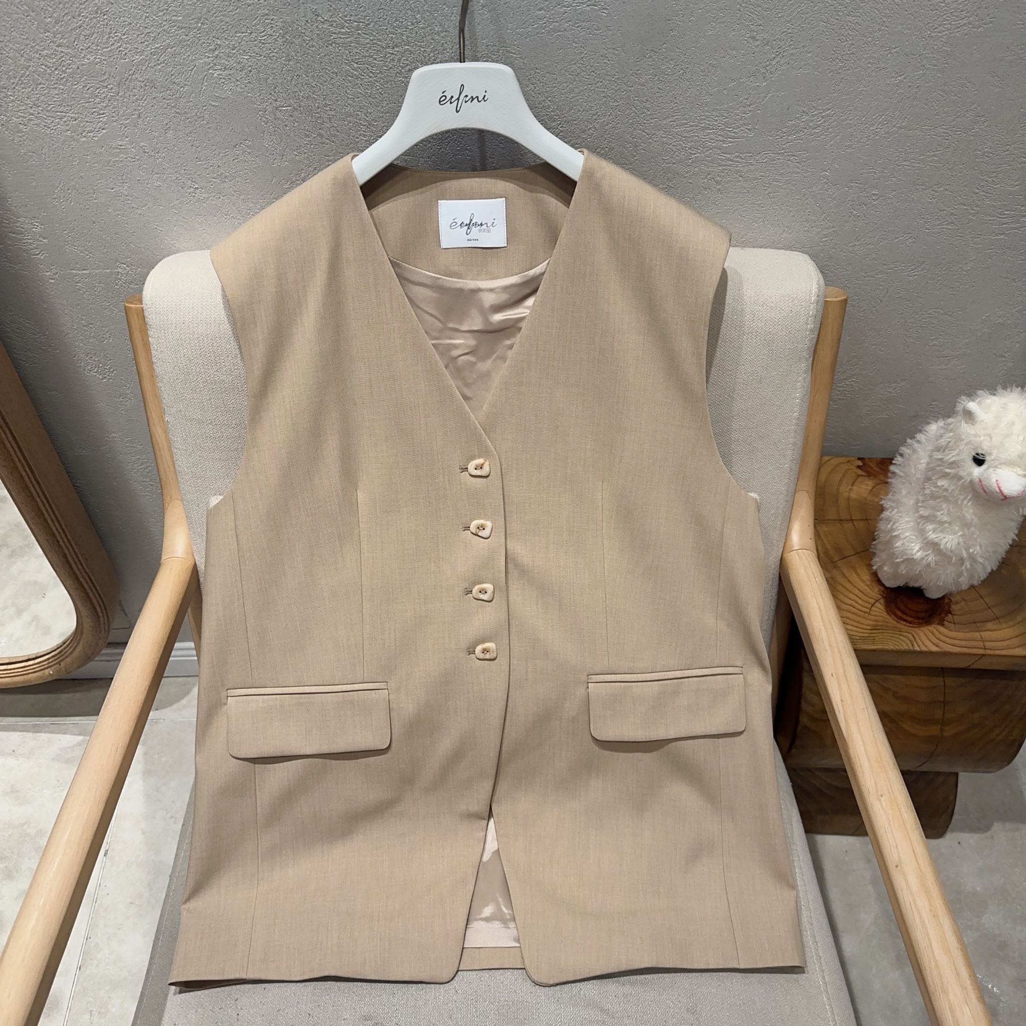 伊芙丽 女士时尚休闲马夹1F3210201