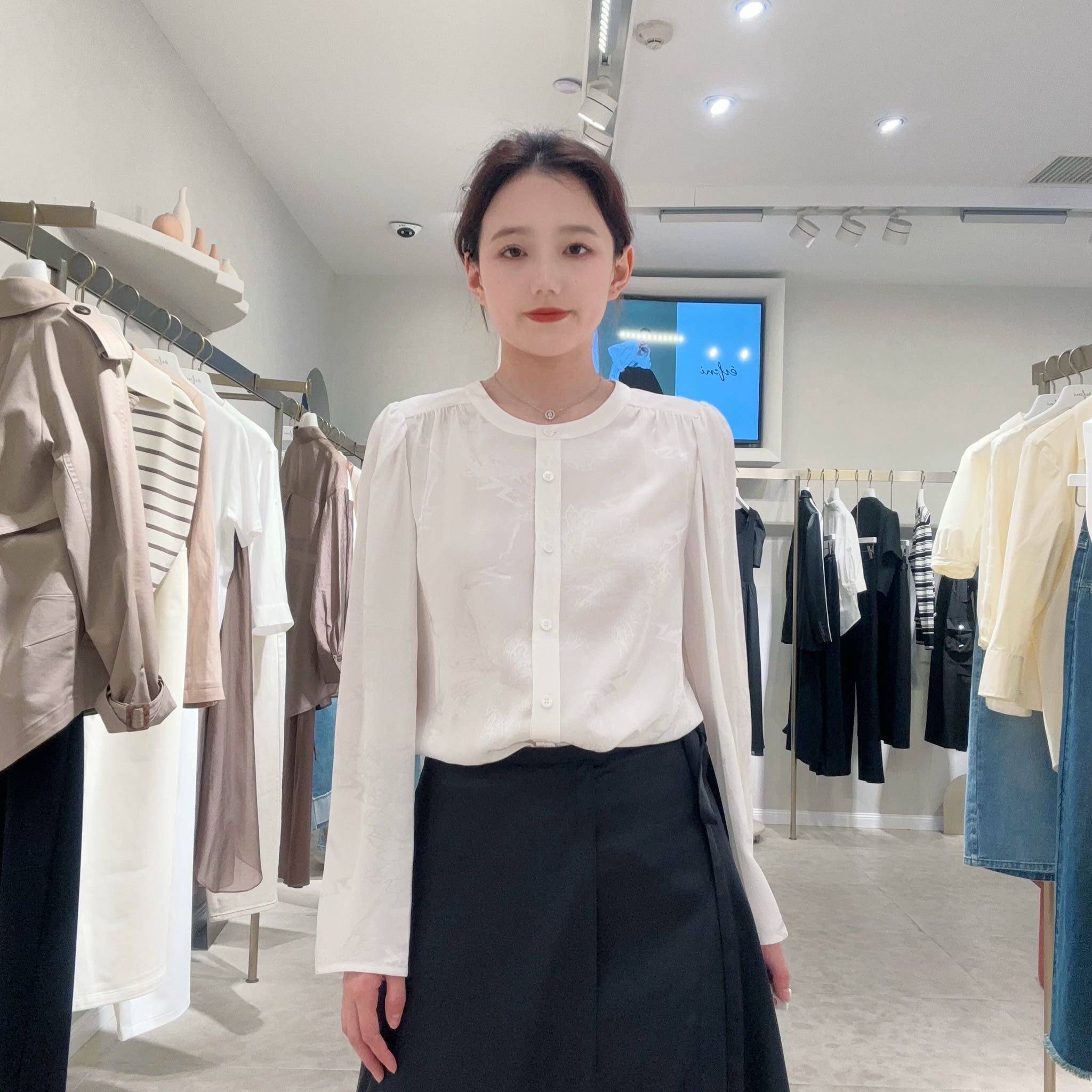 伊芙丽女士简约时尚衬衫1F4120971Q