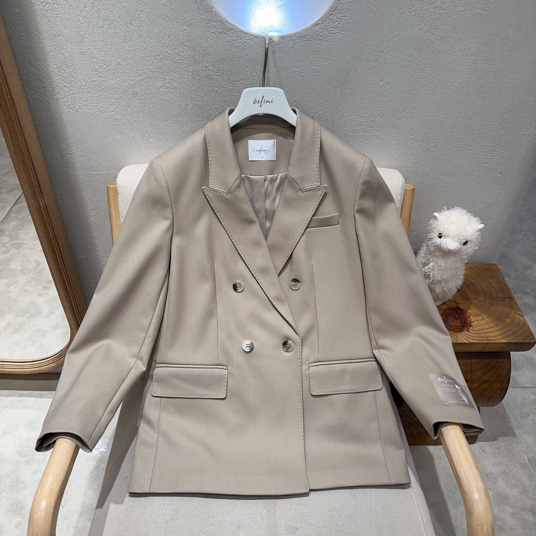 伊芙丽女士时尚简约外套1F2110231