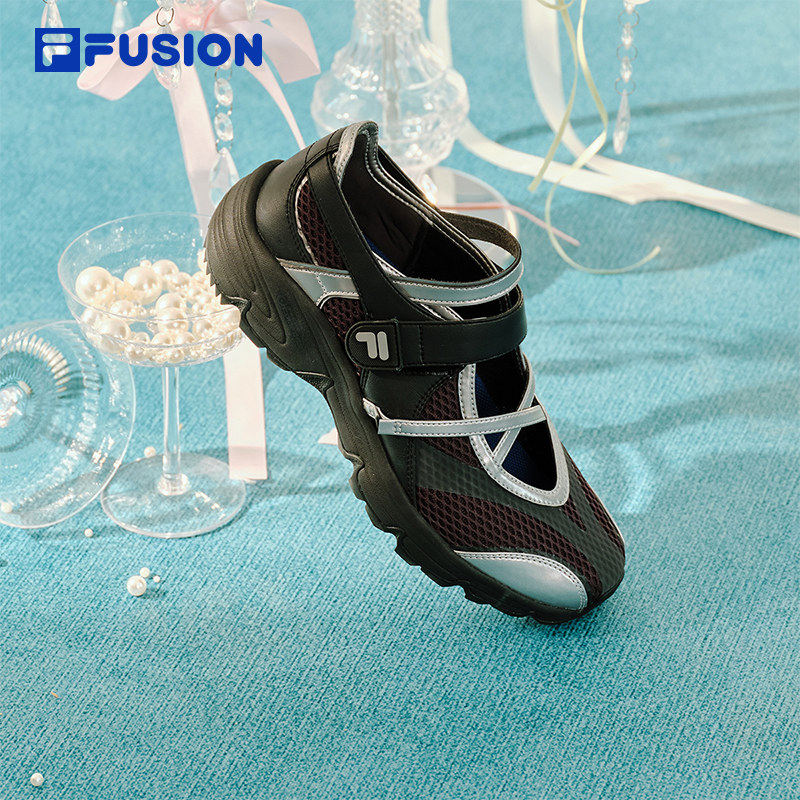 Como X丨FILA FUSION斐乐玛丽珍凉鞋女2026休闲鞋T12W621711F